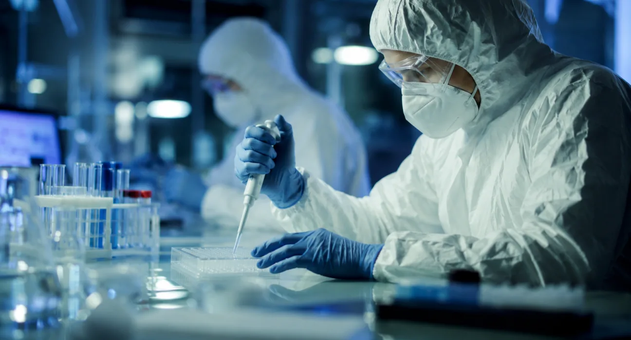 Vasomune Therapeutics is positioning investigational Tie2 agonist Pegevongitide for potential use in vascular leak, severe trauma and CBRN-related medical emergencies ahead of its NATO NSPA presentation. Representative image.